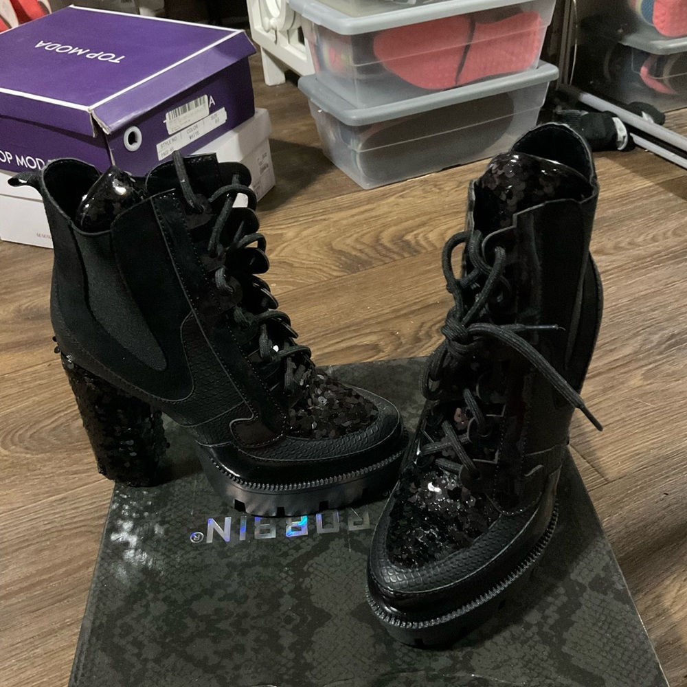 Cape robin boots